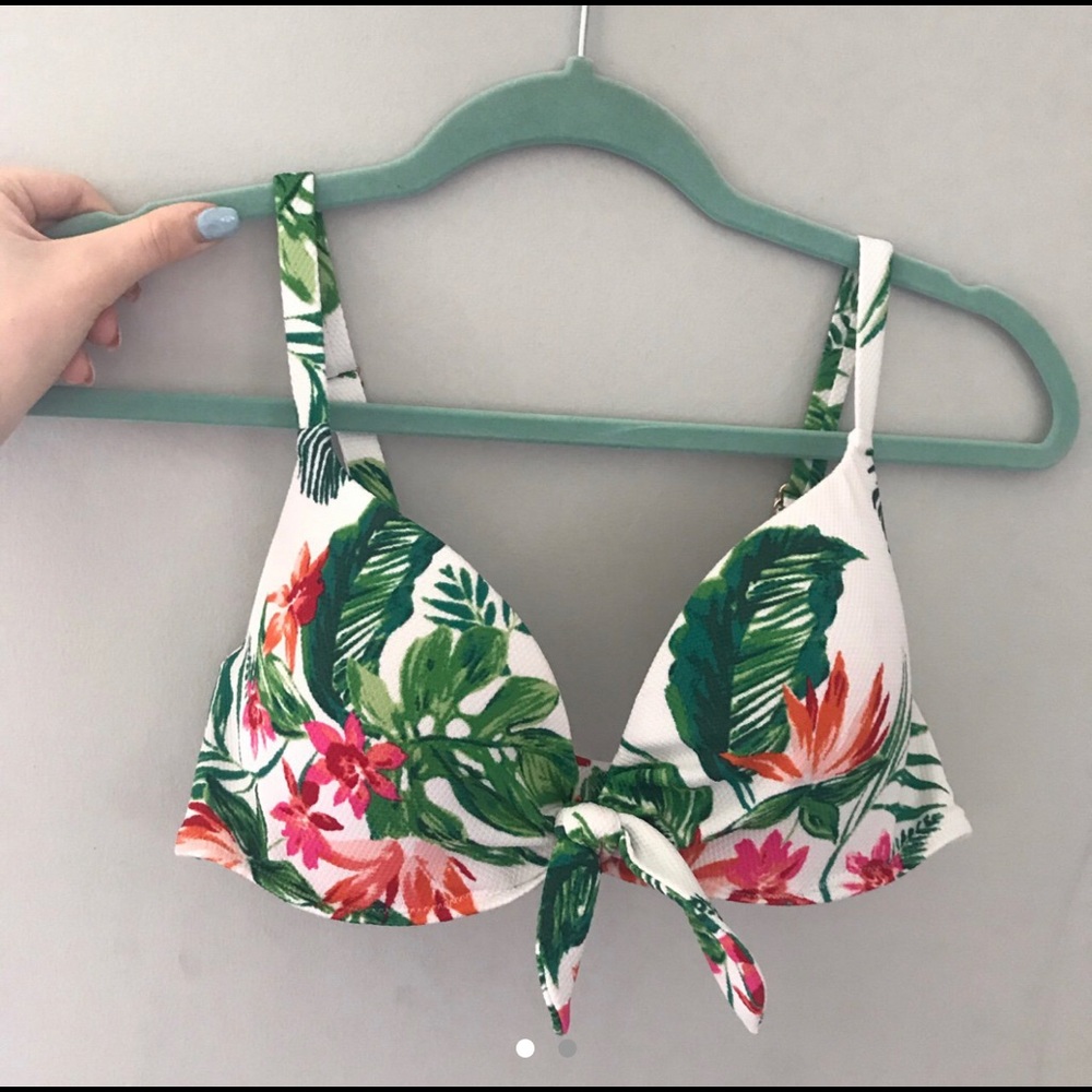 Tropical bikini top 👙 size 34 C with underwire